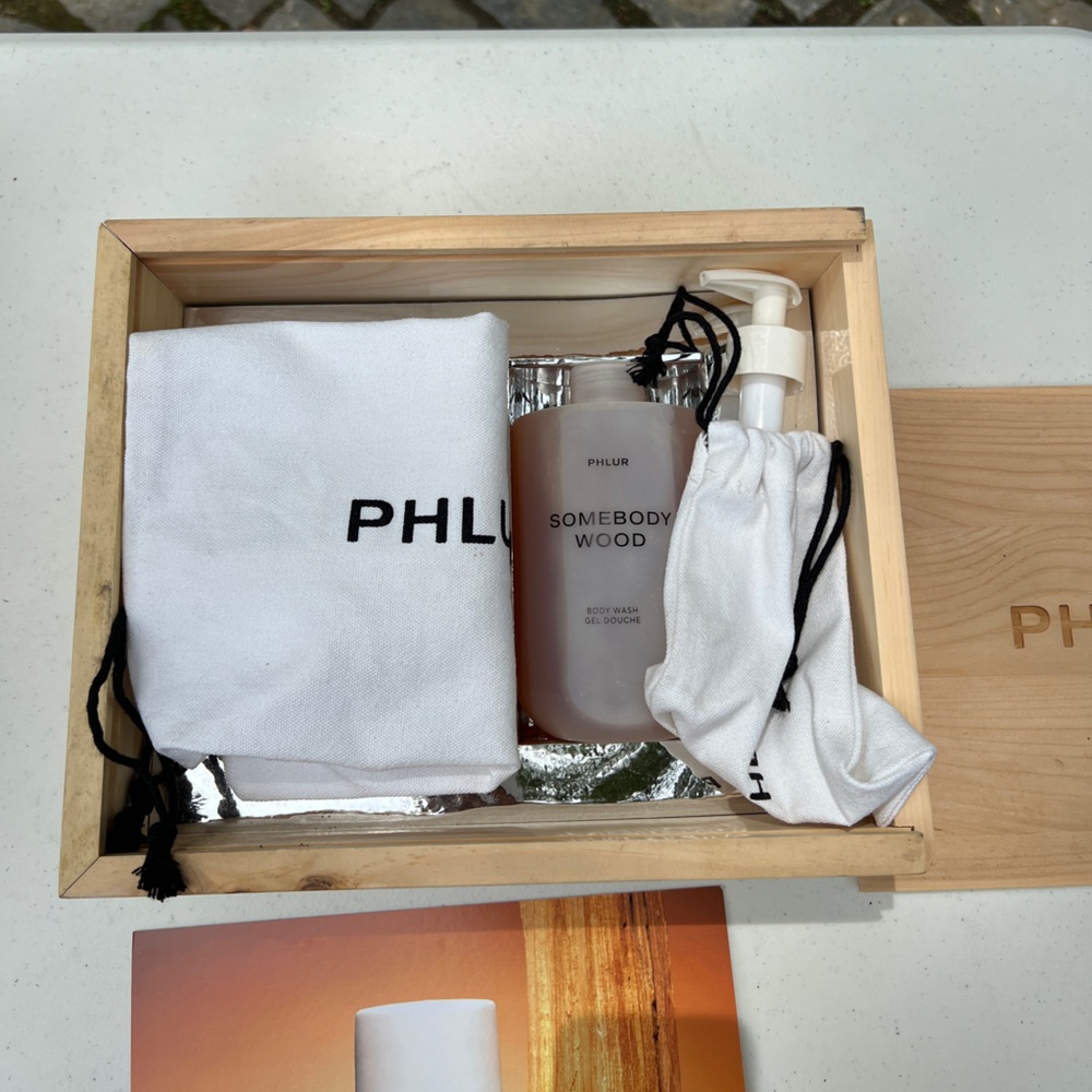 Phlur Somebody Wood Eau de Parfum + Body Wash - Picture 2 of 3
